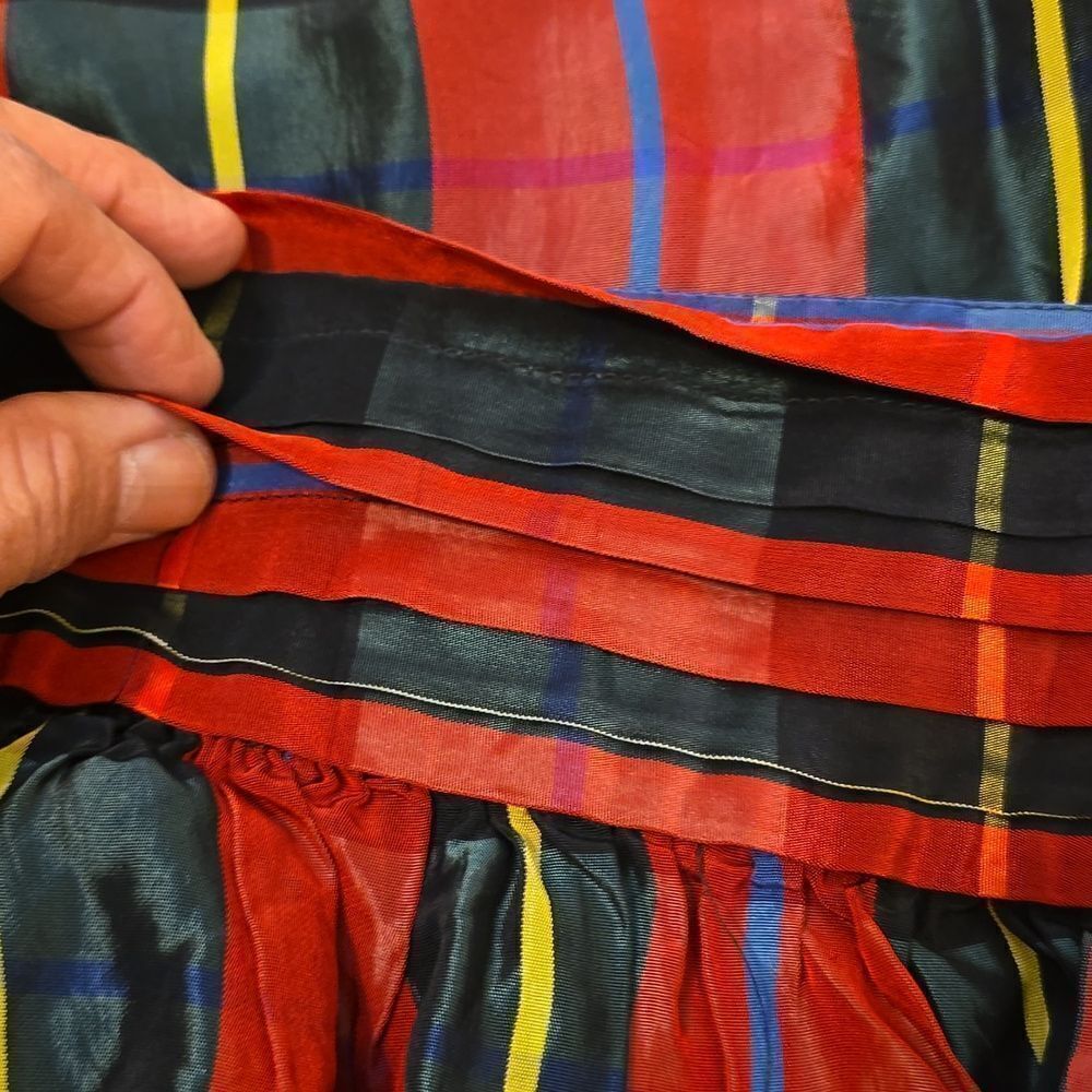 - Daniel Hechter Paris vintage pladed/plaid skirt size 12 - Picture 11 of 11